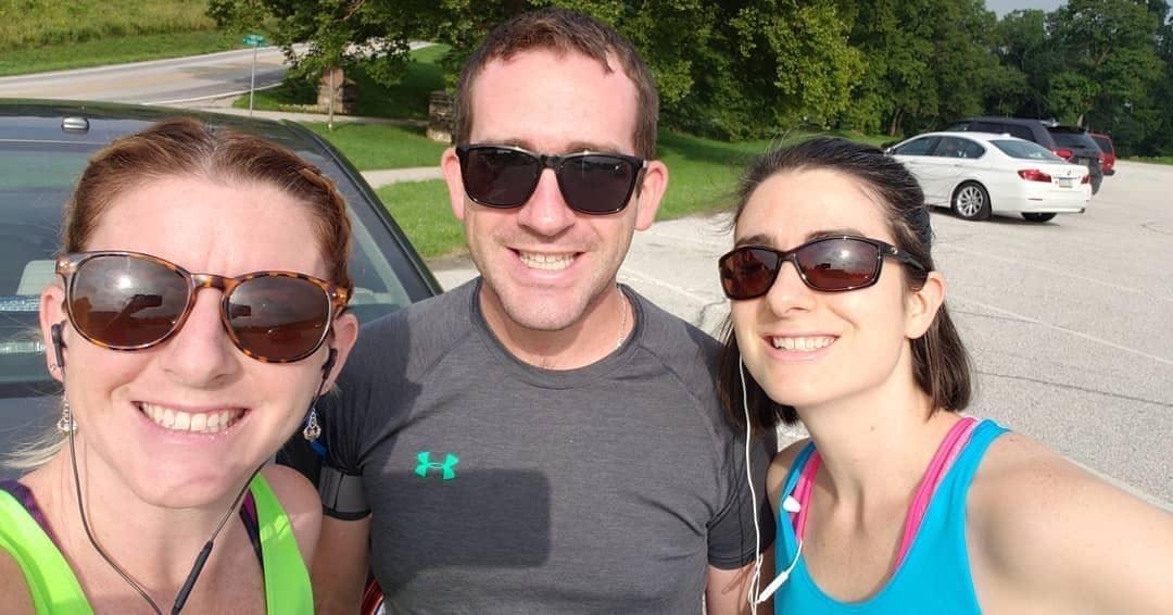 Alyssa Scanish posing for a selfie with two friends.